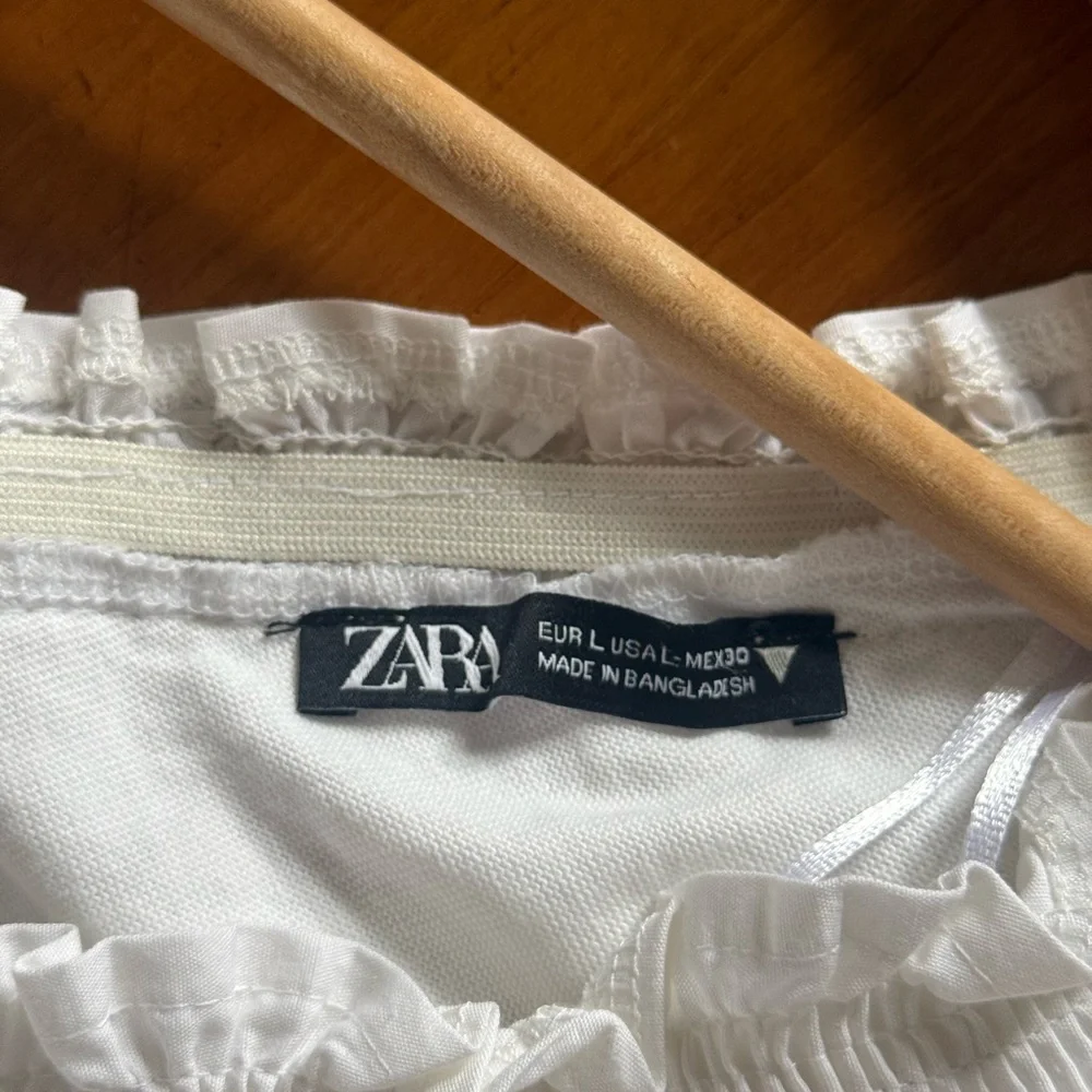 Zara White Off-Shoulder Ruffle Blouse, 100% cotton - Picture 6 of 9
